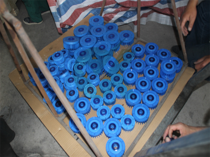 Anti rrosive UHMW PE nveyor Roller For Metallurgy Industry